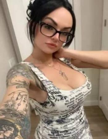 Cynthia Caucasian Sexy Female Escort In 