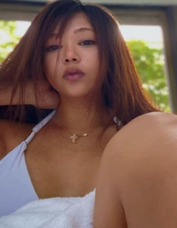 Yeno Hot Young Female Escort In 