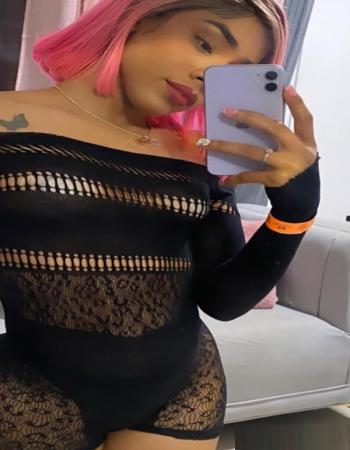 attractive sophie Independent Female Escort In 