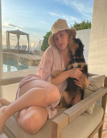 Olivia  Micheal  Young Female Escort In Hackney