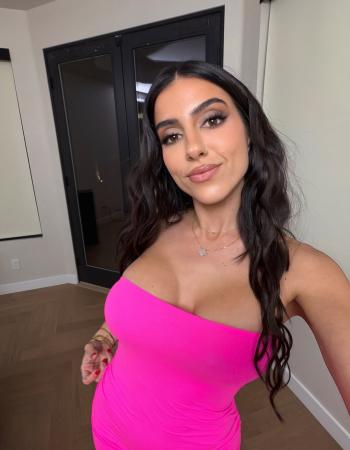 Minouche Molly Young Female Escort In Dundalk