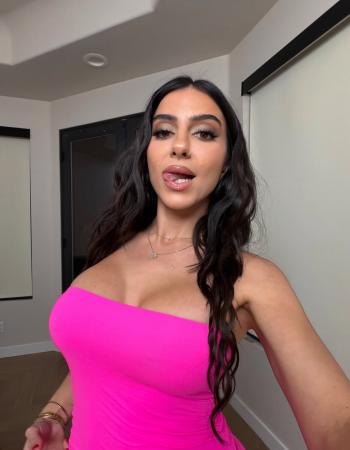 Minouche Molly Independent Female Escort In Dundalk