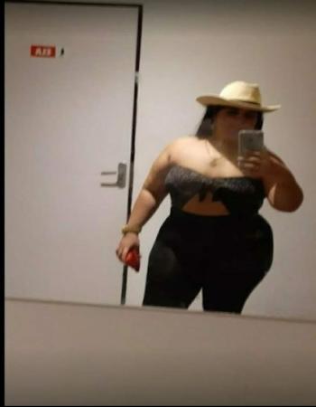 Yasmine Hot Young Female Escort In 