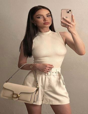RUS LOLA Independent Female Escort In 