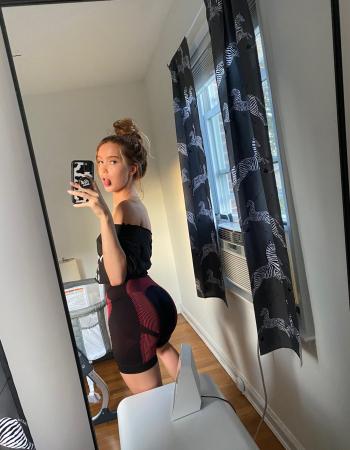 Elizabeth Hotty Sexy Female Escort In 