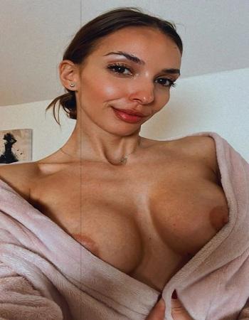 naughty  camellia VIP Female Escort In Sweden